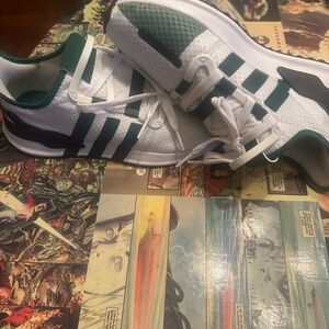Adidas Men's Size 10 White and Dark Green Sneakers Unworn/Brand New